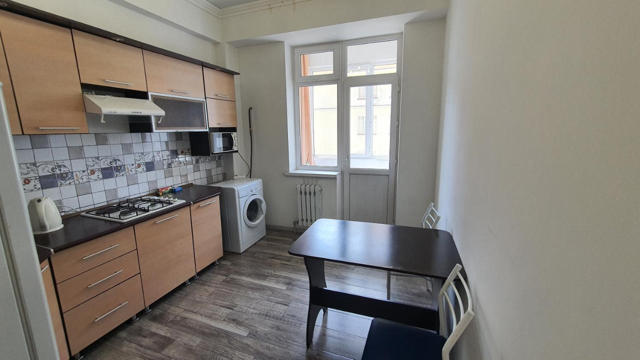 Flatrent Apartment Bishkek Ngoại thất bức ảnh